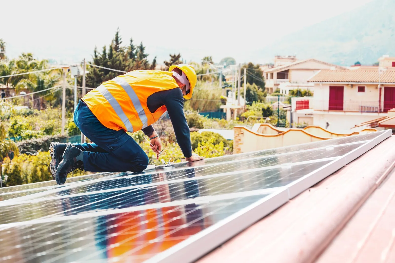 Installation de panneaux solaires sur toiture